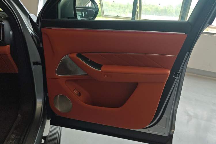 Used Hima AITO M8 2025 Extended-Range Ultra Version 53.4 kWh 5-Seater Edition
