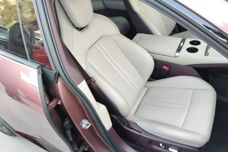 Used  YU7 2025 Ultra-Long Range Rear-Wheel Drive Version
