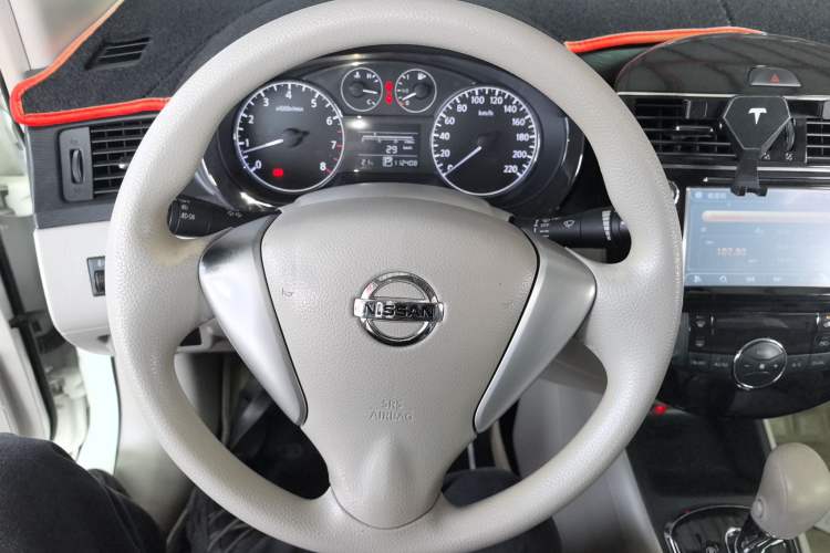 Used Nissan Tiida 2011 1.6L CVT Smart Version
