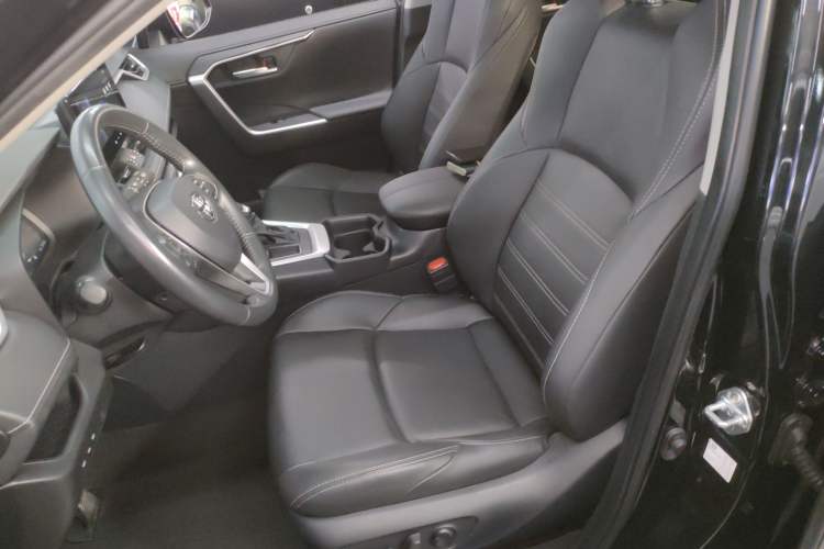 Used Toyota Wildlander 2023 2.0L CVT Two-Wheel Drive Luxury PLUS Edition
