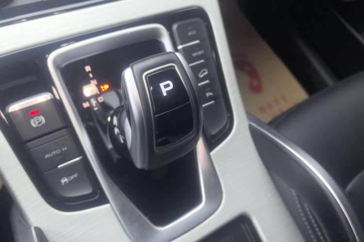 Used Geely Auto Emgrand X7 Sport 2020 1.8TD DCT Two-Wheel Drive Smart Connect 4G-Enabled Version