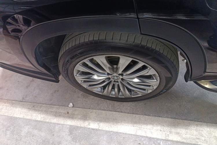 Used Toyota Highlander 2022 Dual-Engine 2.5L Four-Wheel Drive Prestige Version 7 Seats