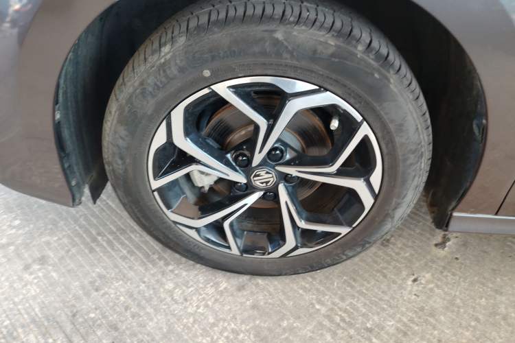 Used MG 5 2023 180 DVVT CVT Luxury Edition
