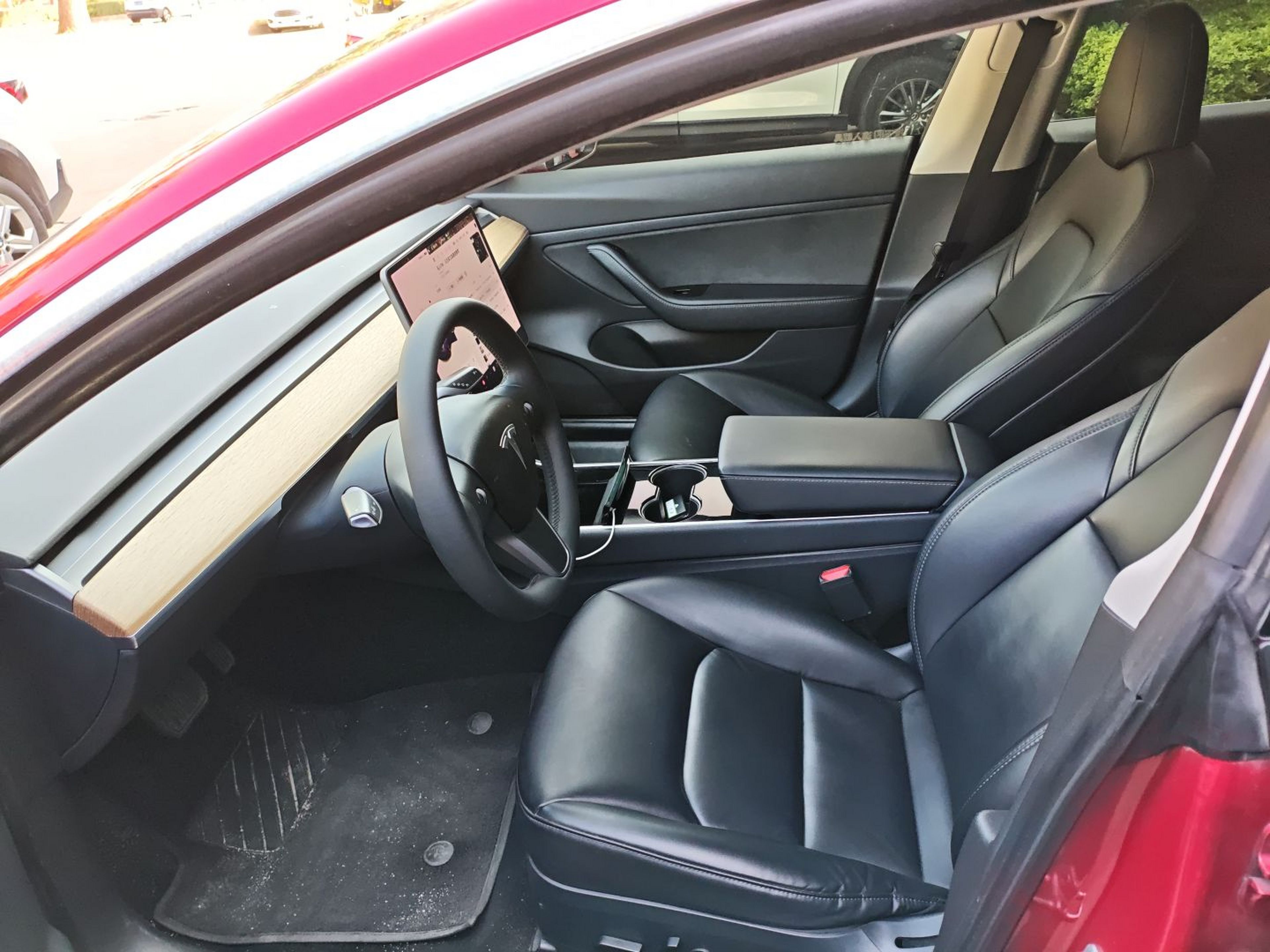 Переднее сиденье в автомобиле