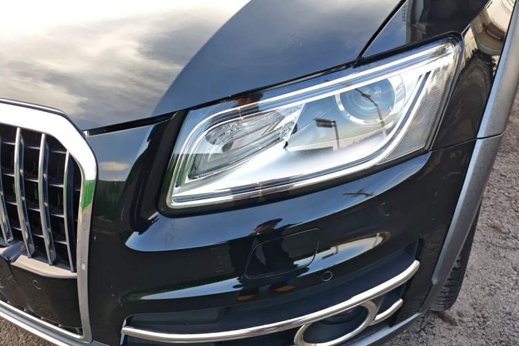 Used Audi Q5 2018 Collector's Edition 40 TFSI Technology Model
