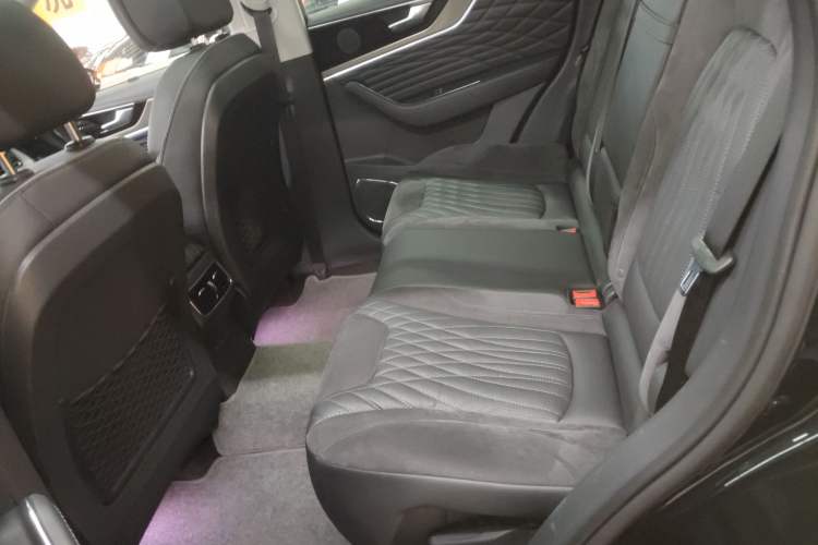 Used Hongqi HS5 2022 Facelifted Version 2.0T Smart Connect Flagship All-Wheel-Drive Edition
