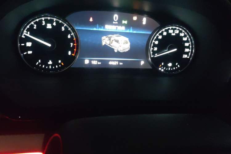 Used Buick GL8 2022 Land Cruiser Executive Class 652T Comfort Model