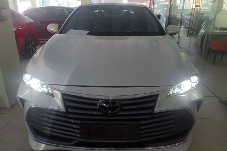 Used Toyota Avalon 2019 2.5L Touring Premium Version China VI Standard
