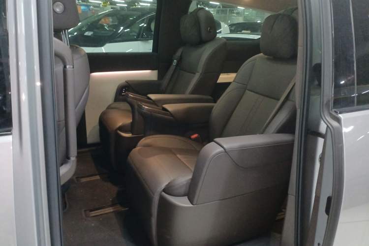 Used Li Auto MEGA 2024 Ultra Model
