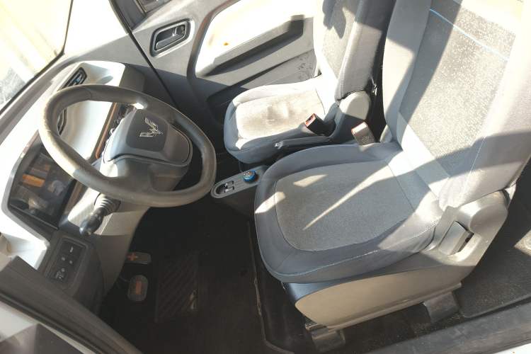 Used Wuling Hongguang MINIEV 2021 Macaron Sandwich Model 170 km Lithium Iron Phosphate
