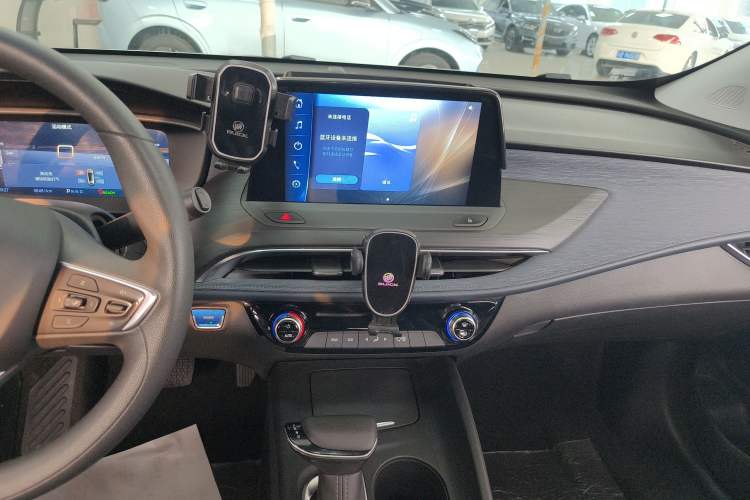 Used Buick Velite 6 2024 450km Range Commuter Version
