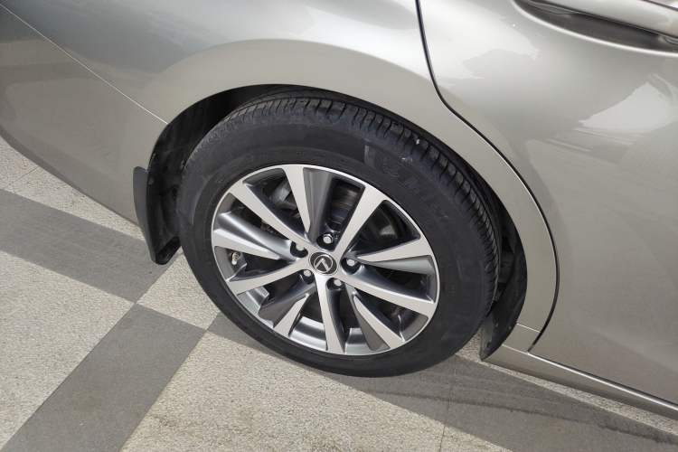 Used Lexus ES 2018 260 Excellence Edition China V Standard
