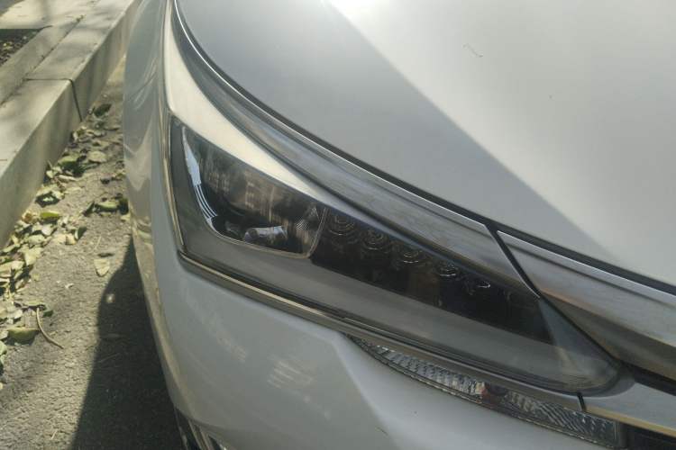 Used Toyota Corolla 2017 Revised Dual-Engine 1.8L E-CVT Elite Edition
