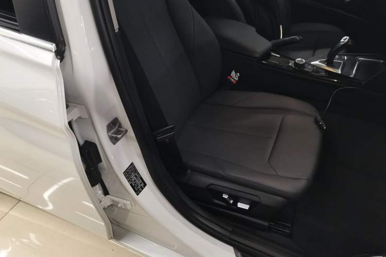 Used BMW 3 Series 2017 320Li Fashion Model
