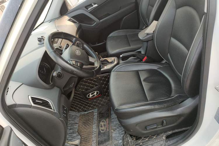 Used Hyundai ix25 2015 1.6L Automatic Two-Wheel-Drive Deluxe DLX Model