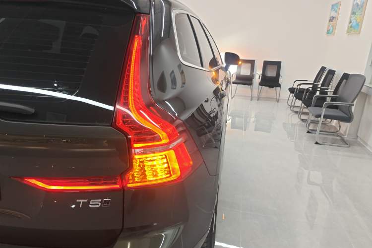 Used Volvo XC60 2021 T5 4x4 Smart Luxury Edition