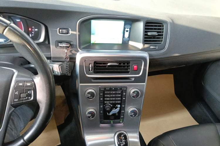 Used Volvo S60 2016 S60L T4 Zhiyuan Edition
