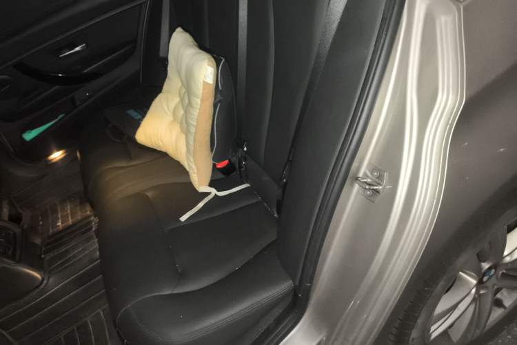 Used BMW 3 Series 2016 320Li Ambition Model
