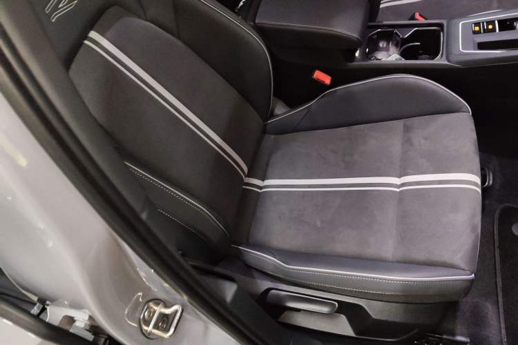 Used Volkswagen Golf 2023 Facelift 280TSI DSG R-Line