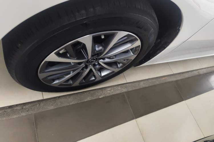 Used Lexus ES 2025 300h Deluxe Edition