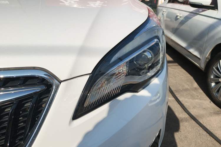 Used Buick Envision 2018 20T Two-Wheel-Drive Elite Model
