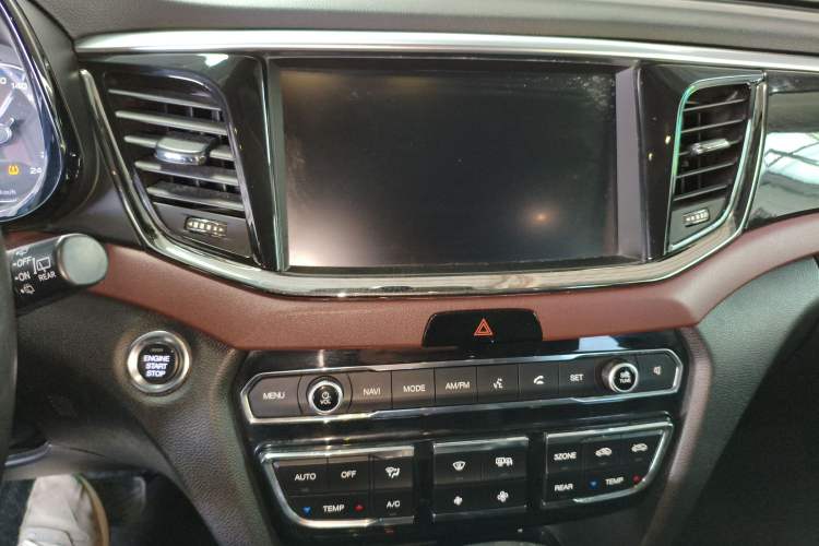 Used GAC Trumpchi GS8 2017 320T Two-Wheel Drive Luxury Smart Connectivity Version (7 Seats)
