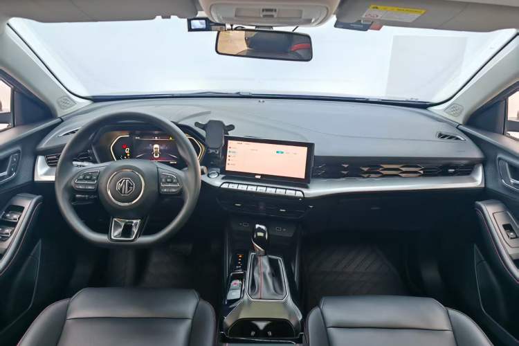 Used MG 5 2023 180 DVVT CVT Luxury Edition
