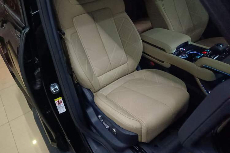 Used  Leopard 5 2025 Laser Qiankun Intelligent Driving Edition
