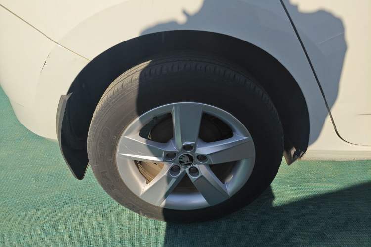 Used Skoda Fabia 2017 1.4L Automatic Car Enjoy Edition
