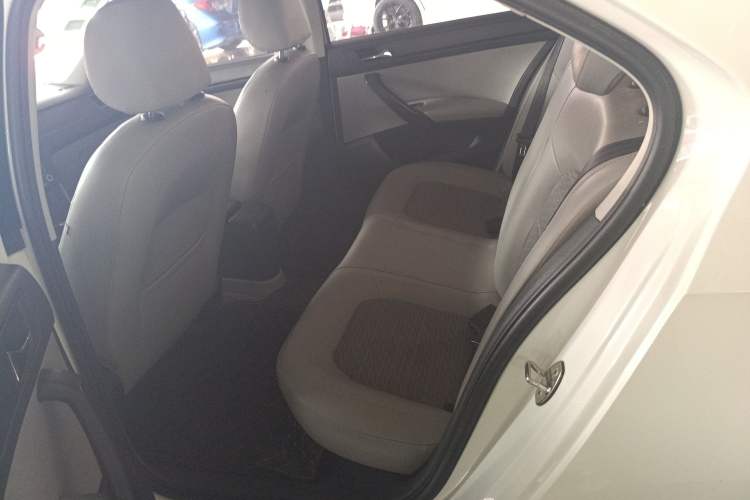 Used Skoda Rapid 2015 1.6L Automatic Smart Selection Model