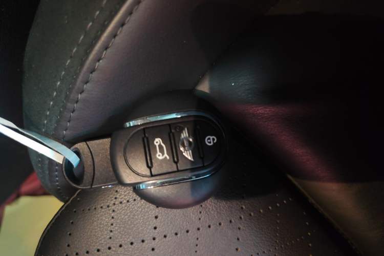 Used  Clubman 2016 Revised Version 1.5T COOPER Connoisseur Edition
