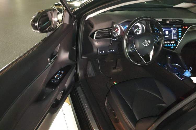 Used Toyota Camry 2018 2.5G Luxury Edition
