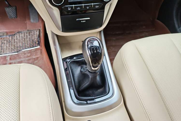 Used Changan Eado 2015 1.6L Manual Luxury Model China V Standard