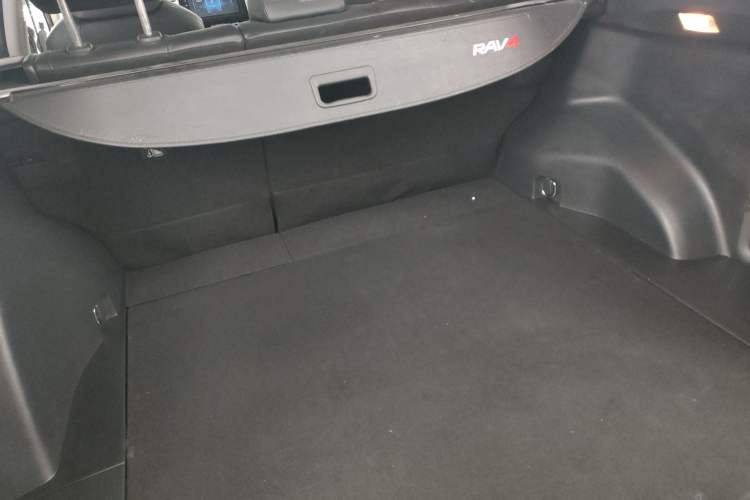 Used Toyota RAV4 2020 2.0L CVT Two-Wheel Drive Fashion PLUS Edition
