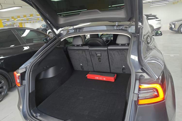 Used Tesla Model Y 2022 Performance High-Performance All-Wheel-Drive Version
