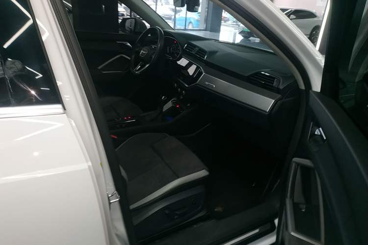 Used Audi Q3 2023 35 TFSI Progressive Dynamic Edition (1.4T)
