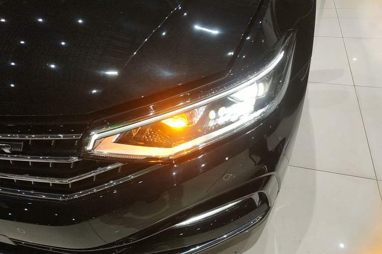 Used Volkswagen Magotan 2024 2 Million Units Zhongxiang Version 330TSI DSG Luxury Edition