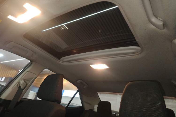 Used Toyota Levin 2017 Revised Dual-Engine 1.8H GS E-CVT Elite Sunroof Version China V Standard
