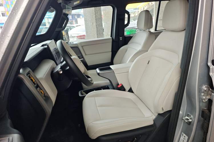 Used  V23 2025 401 Two-Wheel Drive Intelligent Driving Version
