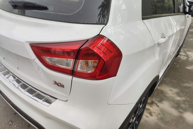 Used Geely Auto Vision X3 2017 1.5L Automatic Prestige Model
