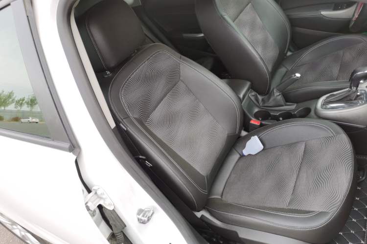 Used Buick GT 2014 XT 1.6L Automatic Fashion Edition
