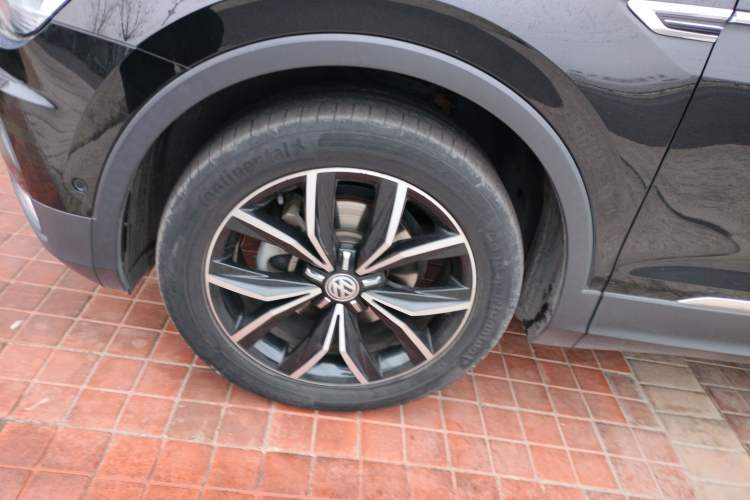 Used Volkswagen Tiguan L 2019 Revised 330TSI Automatic Two-Wheel Drive Smart & Luxury Edition China VI Standard