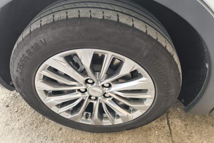 Used Cadillac XT4 2024 28T Two-Wheel-Drive Luxury Version