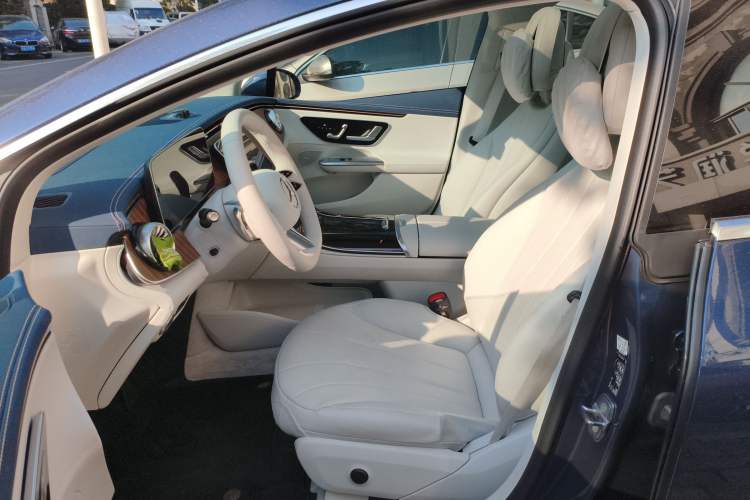 Used Mercedes-Benz EQE 2025 500 4MATIC Luxury Edition
