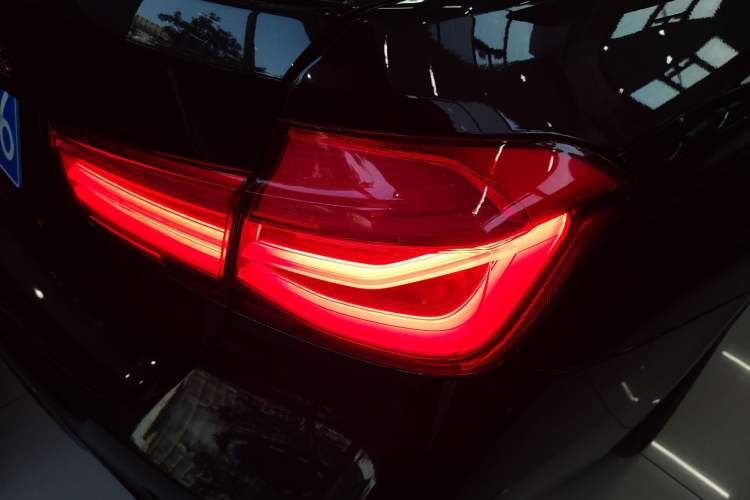 Used BMW 3 Series 2018 320Li Leading Model M Sport Package
