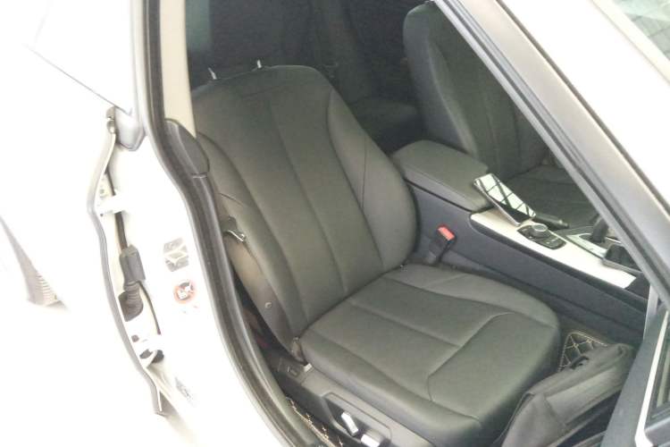 Used BMW 3 Series GT 2016 320i Fashion Model
