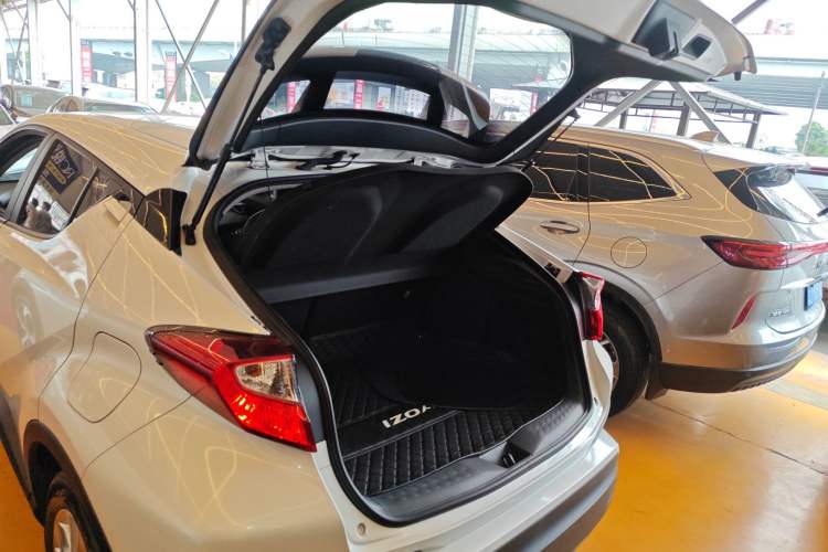 Used Toyota IZOA 2021 2.0L Enjoy Edition
