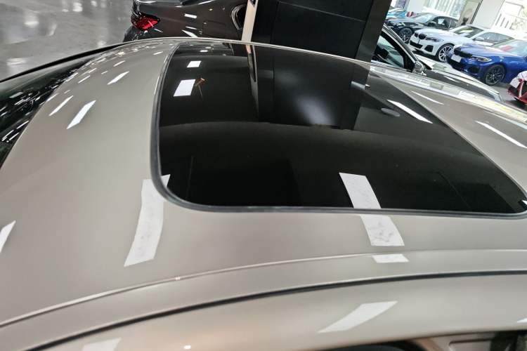 Used BMW 5 Series 2017 525Li Leading Model
