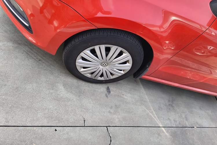 Used Volkswagen Polo 2016 1.6L Automatic Comfort Model
