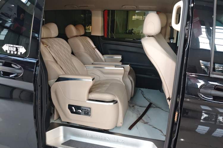 Used Mercedes-Benz Vito 2021 2.0T Elite Version 7 Seats
